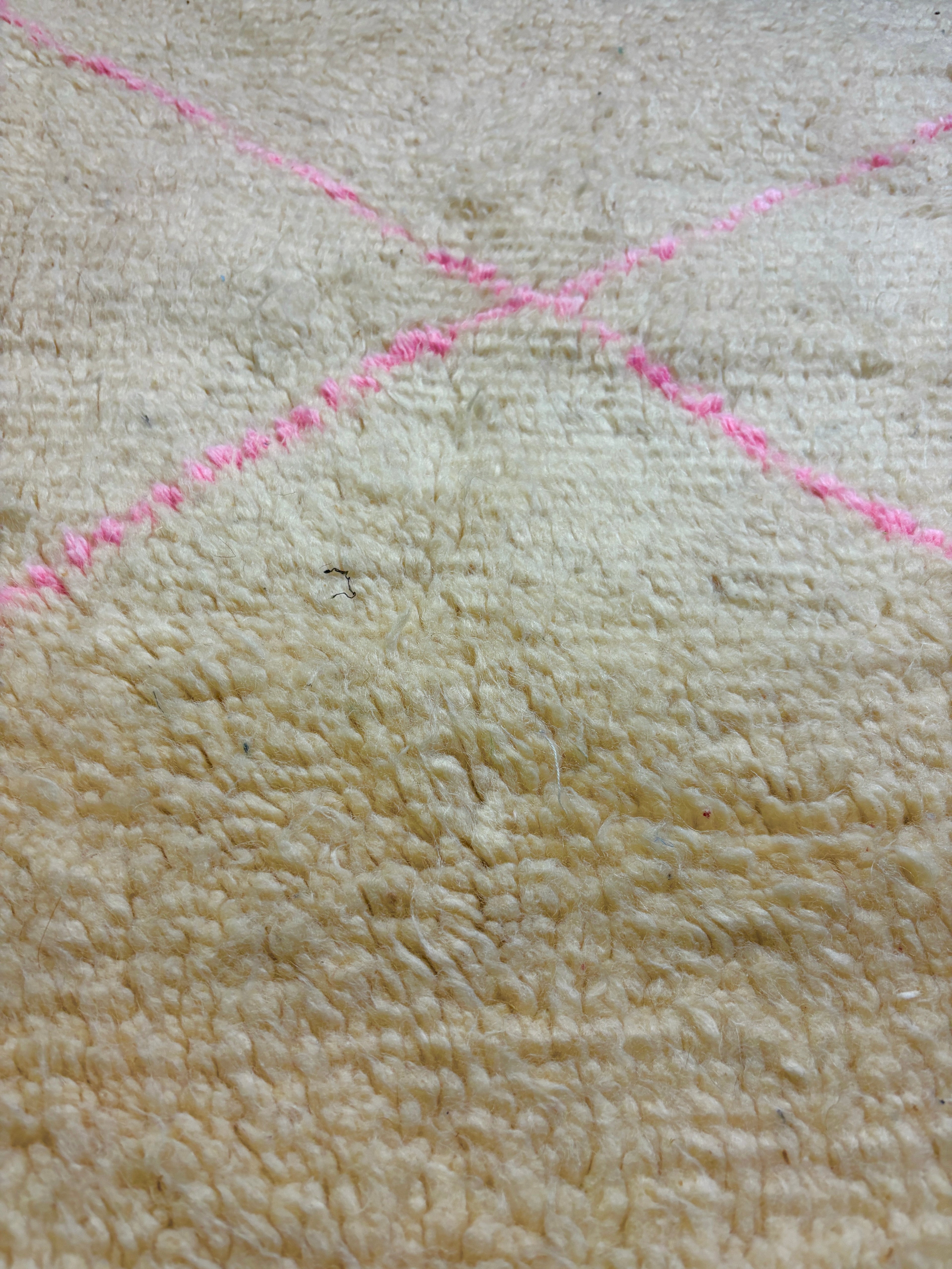 Beni Ourain Moroccan Runner in Ivory Wool with Pink Diamond Lattice