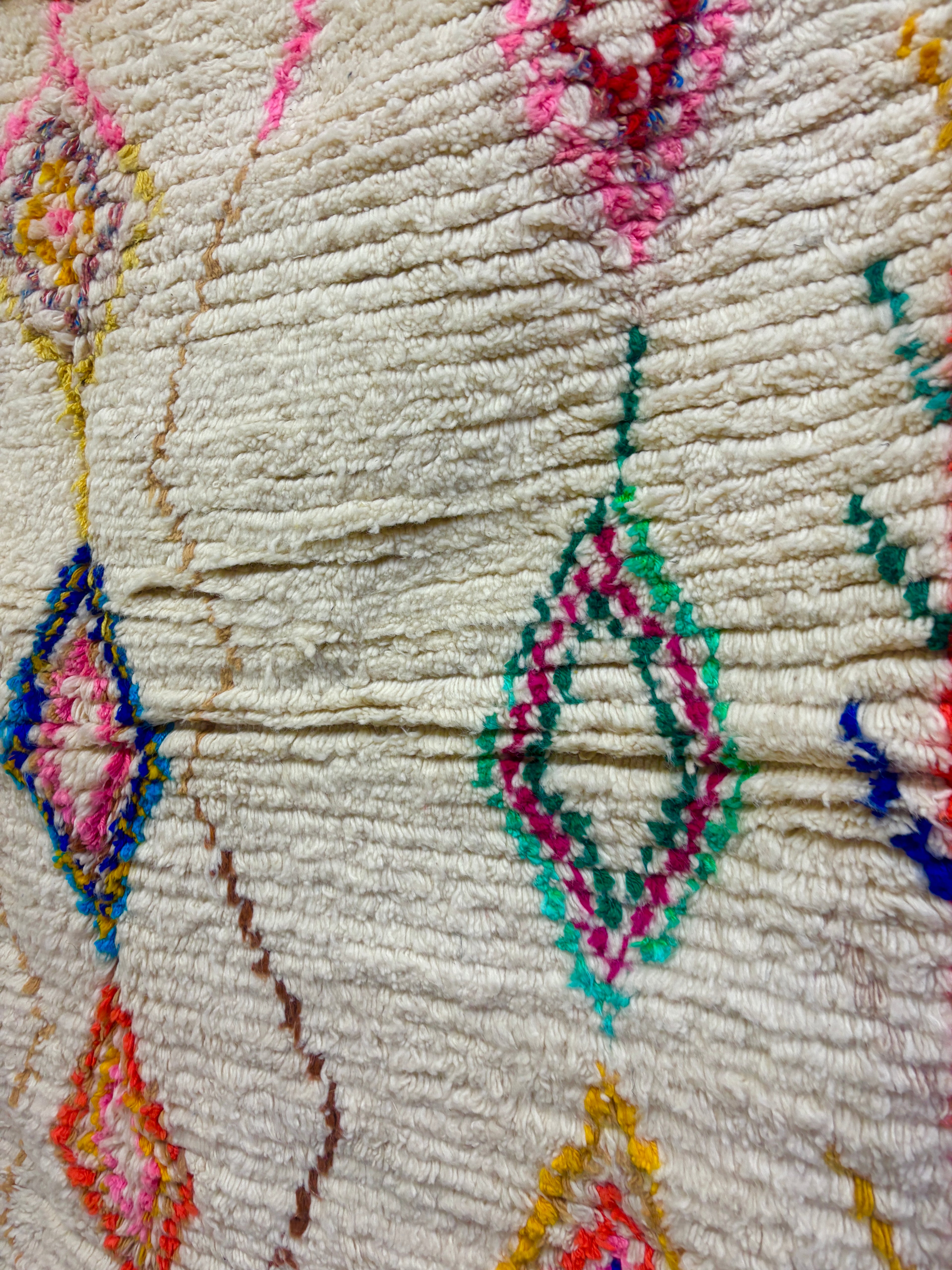 Vintage Azilal Moroccan Rug in Ivory Wool with Polychrome Diamond Columns
