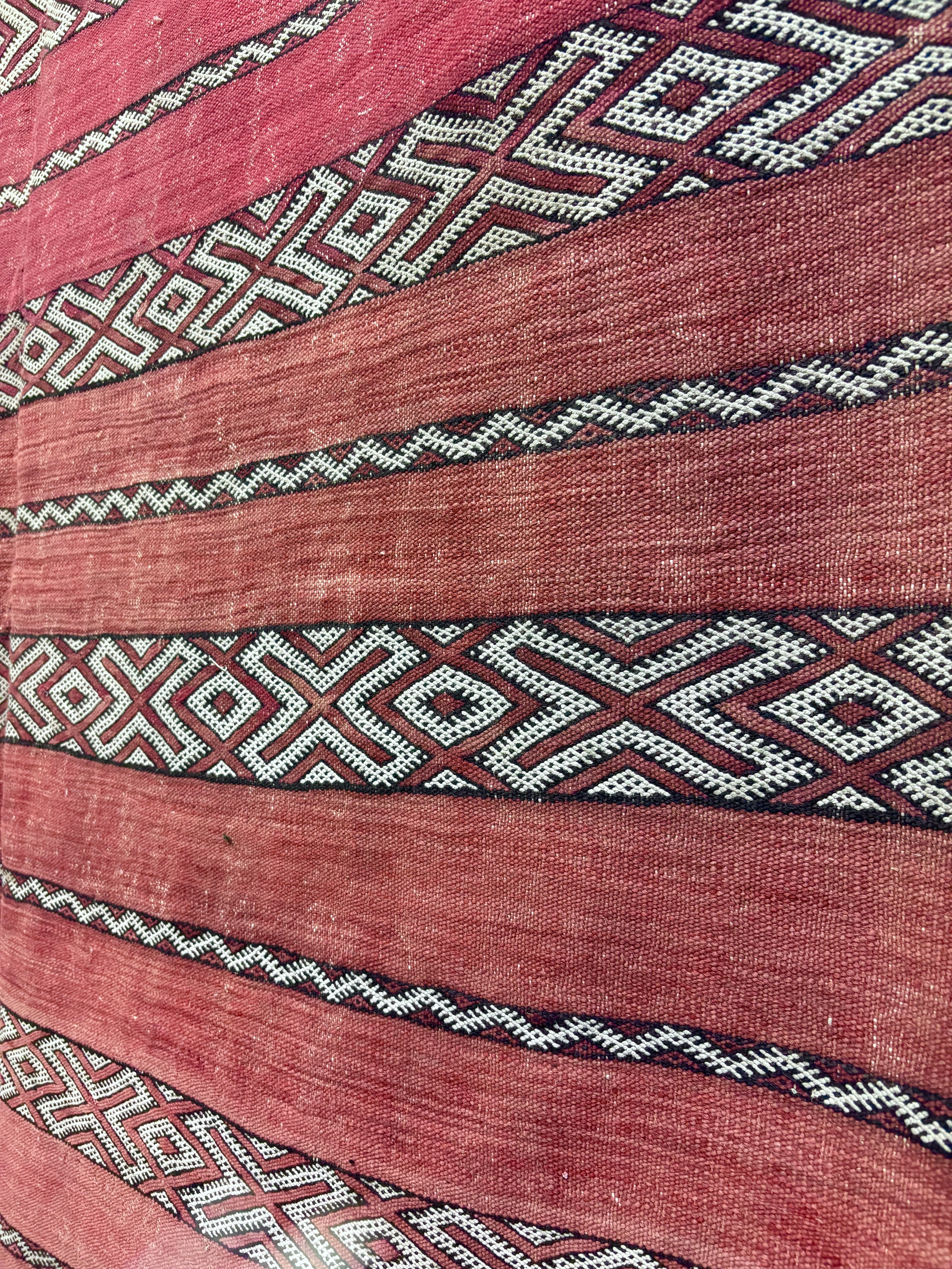Vintage Zemmour Moroccan Kilim with Red Stripes