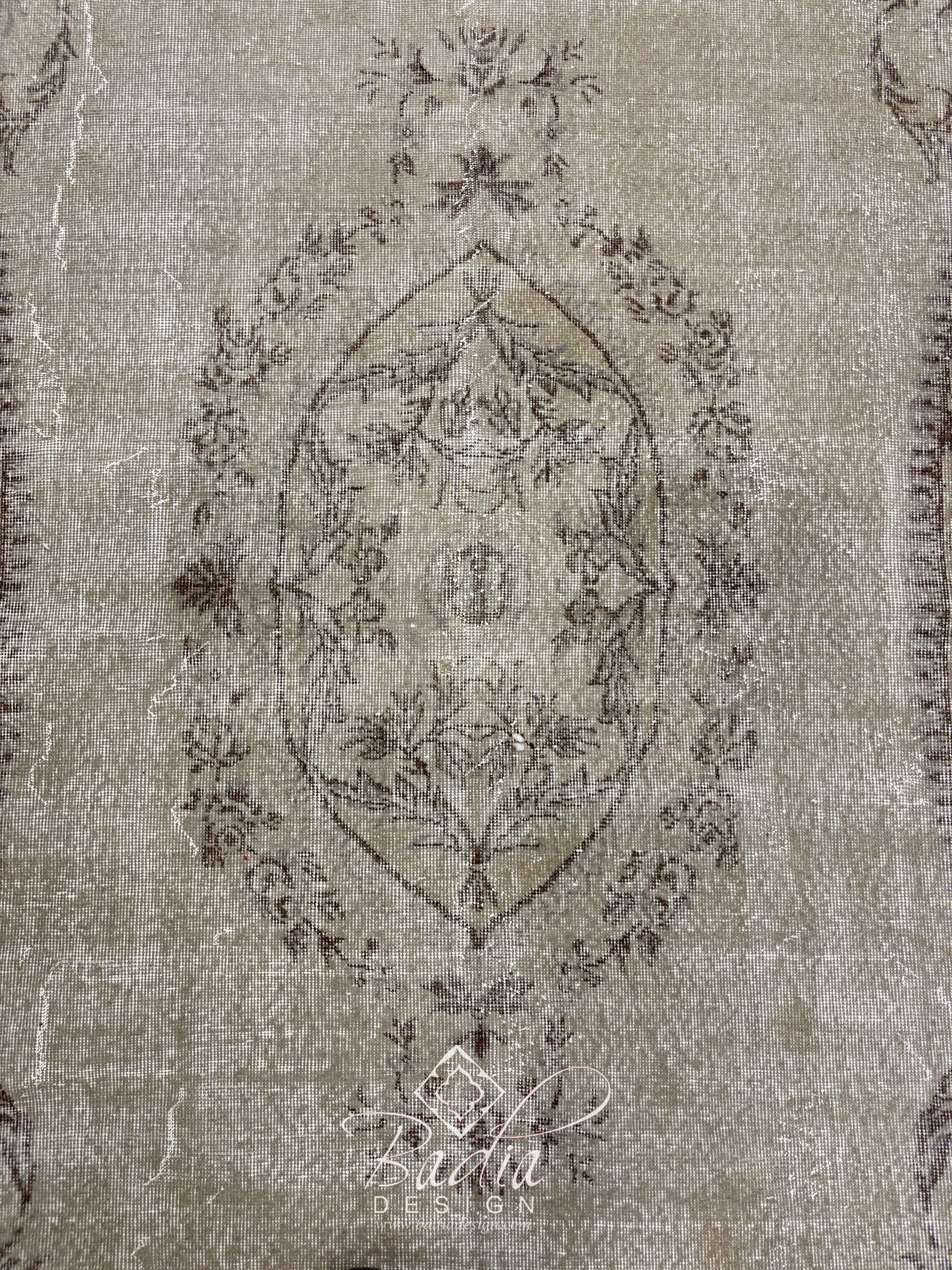 Vintage Gray Rug with Geometric Designs