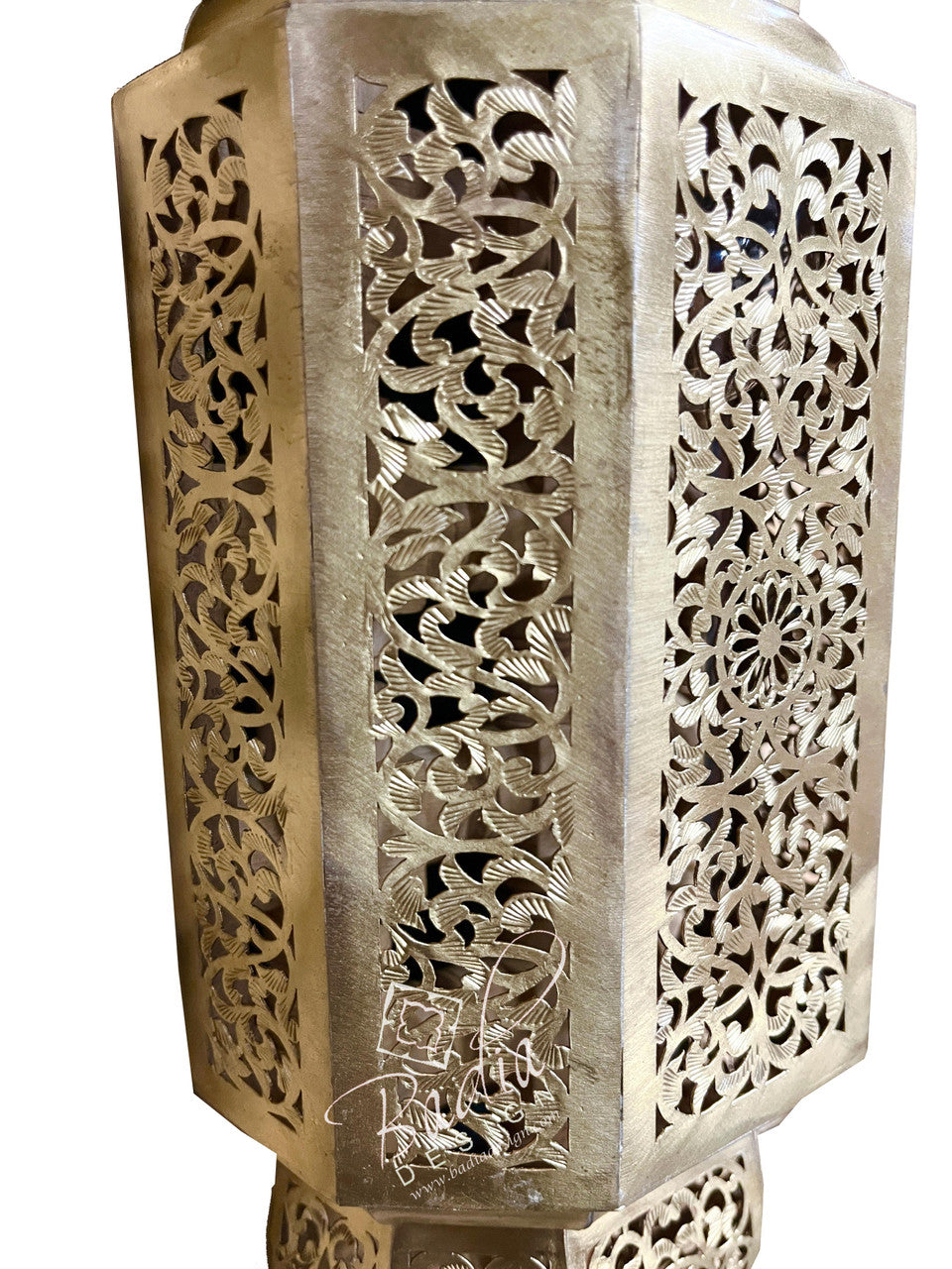 Decorative Brass Wall Sconce with Intricate Artisan Craftsmanship