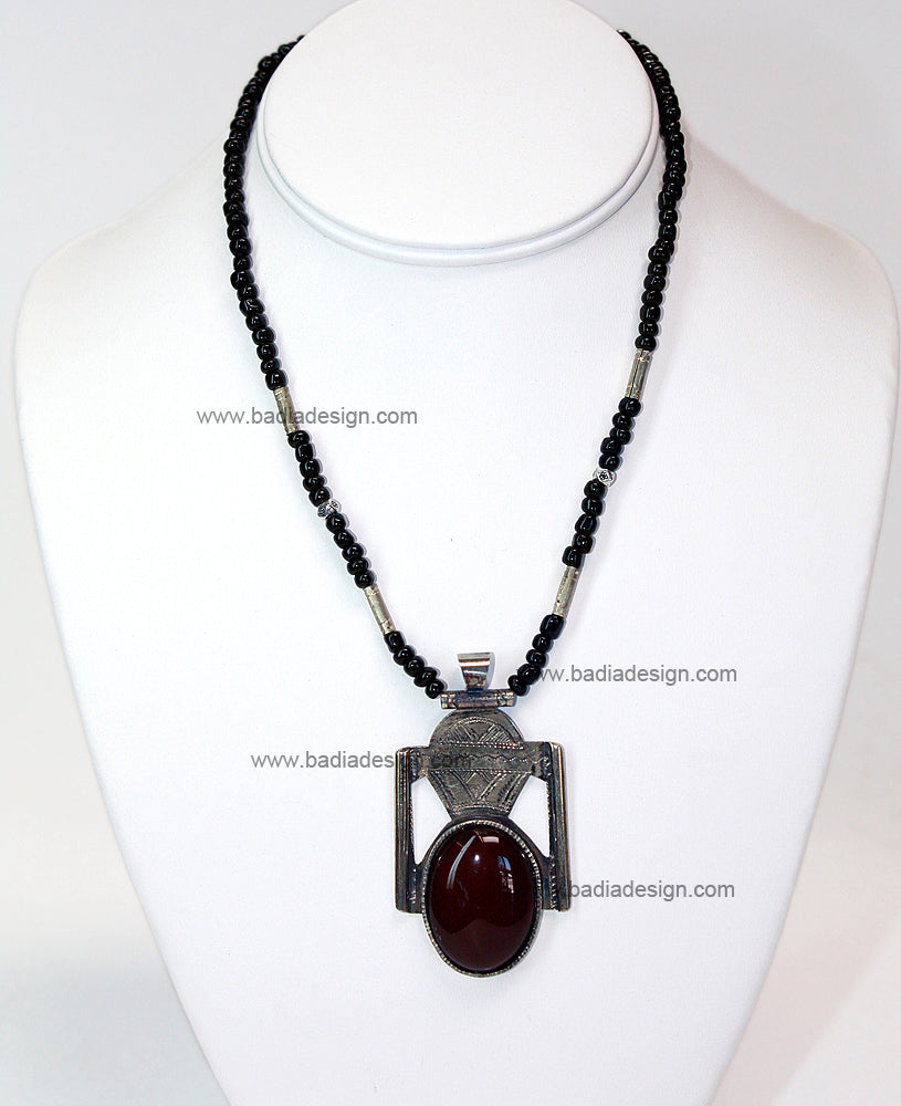 Moroccan Brown Pendant Necklace - J040