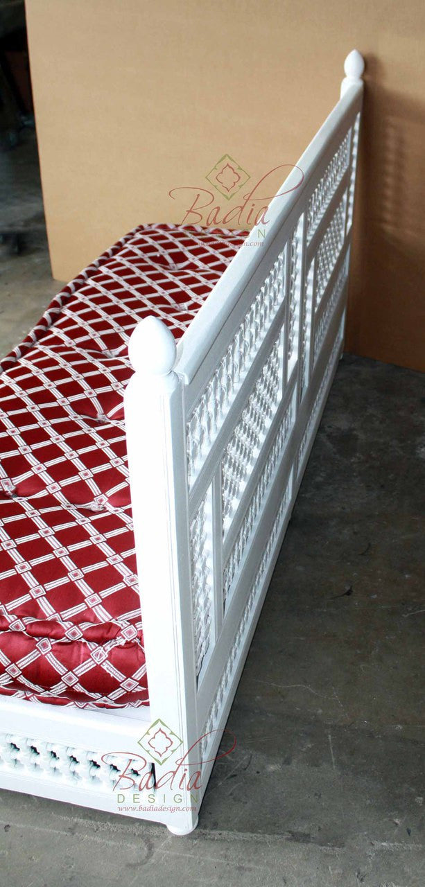 Moucharabieh Cedar Wood Daybed with Backrest