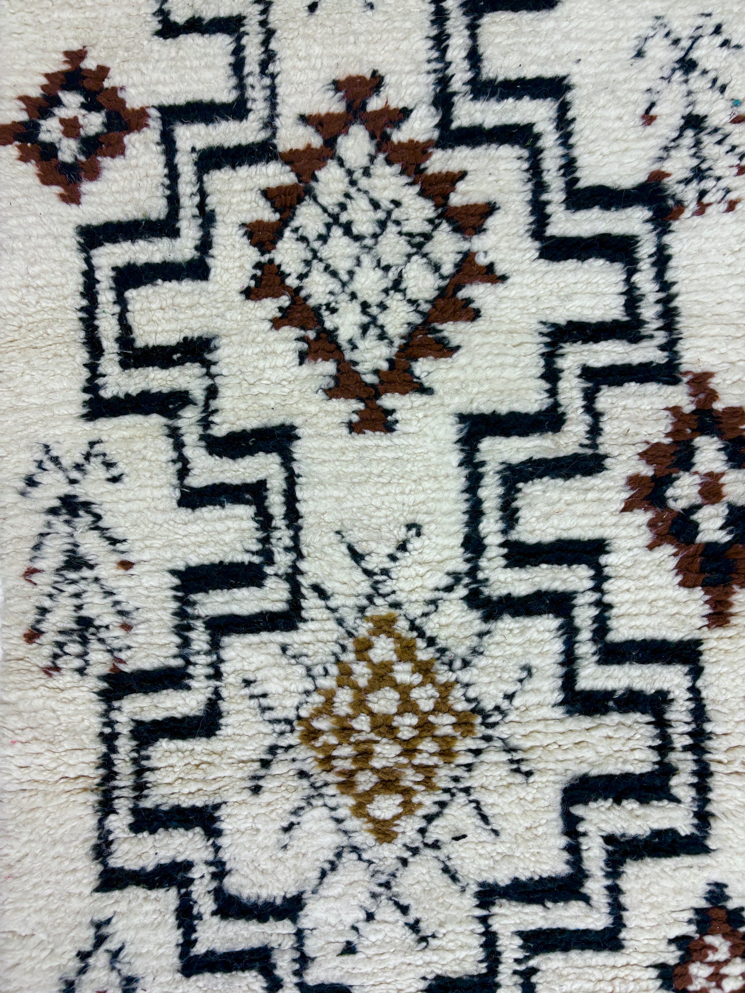 Beni Ourain Moroccan Runner in Ivory Wool with Stepped Black Medallion