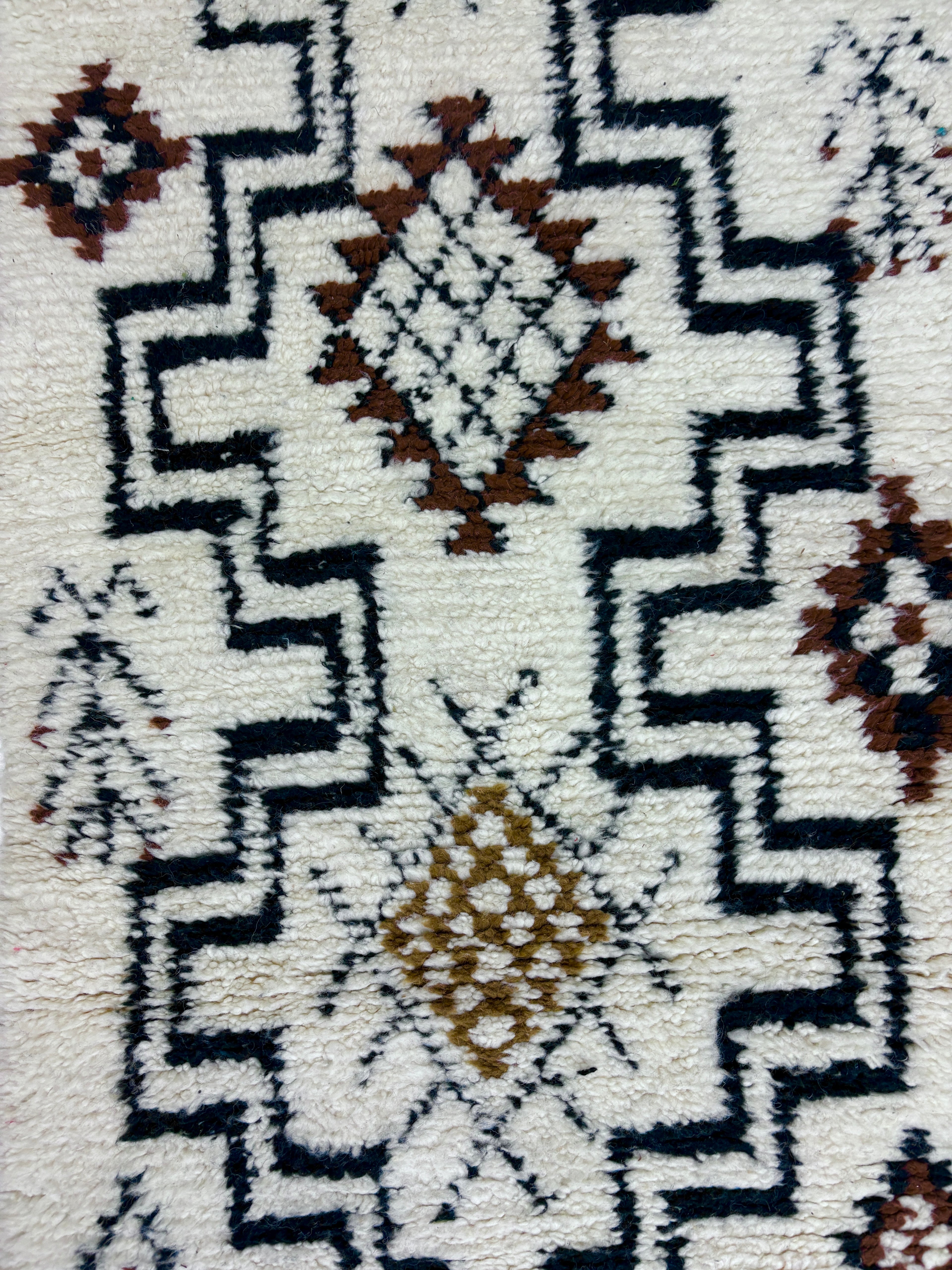 Beni Ourain Moroccan Runner in Ivory Wool with Stepped Black Medallion