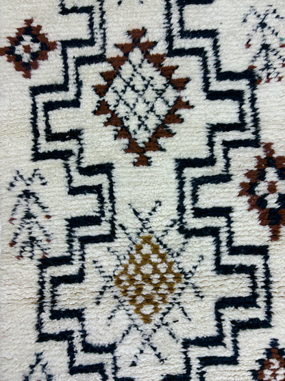 Beni Ourain Moroccan Runner in Ivory Wool with Stepped Black Medallion