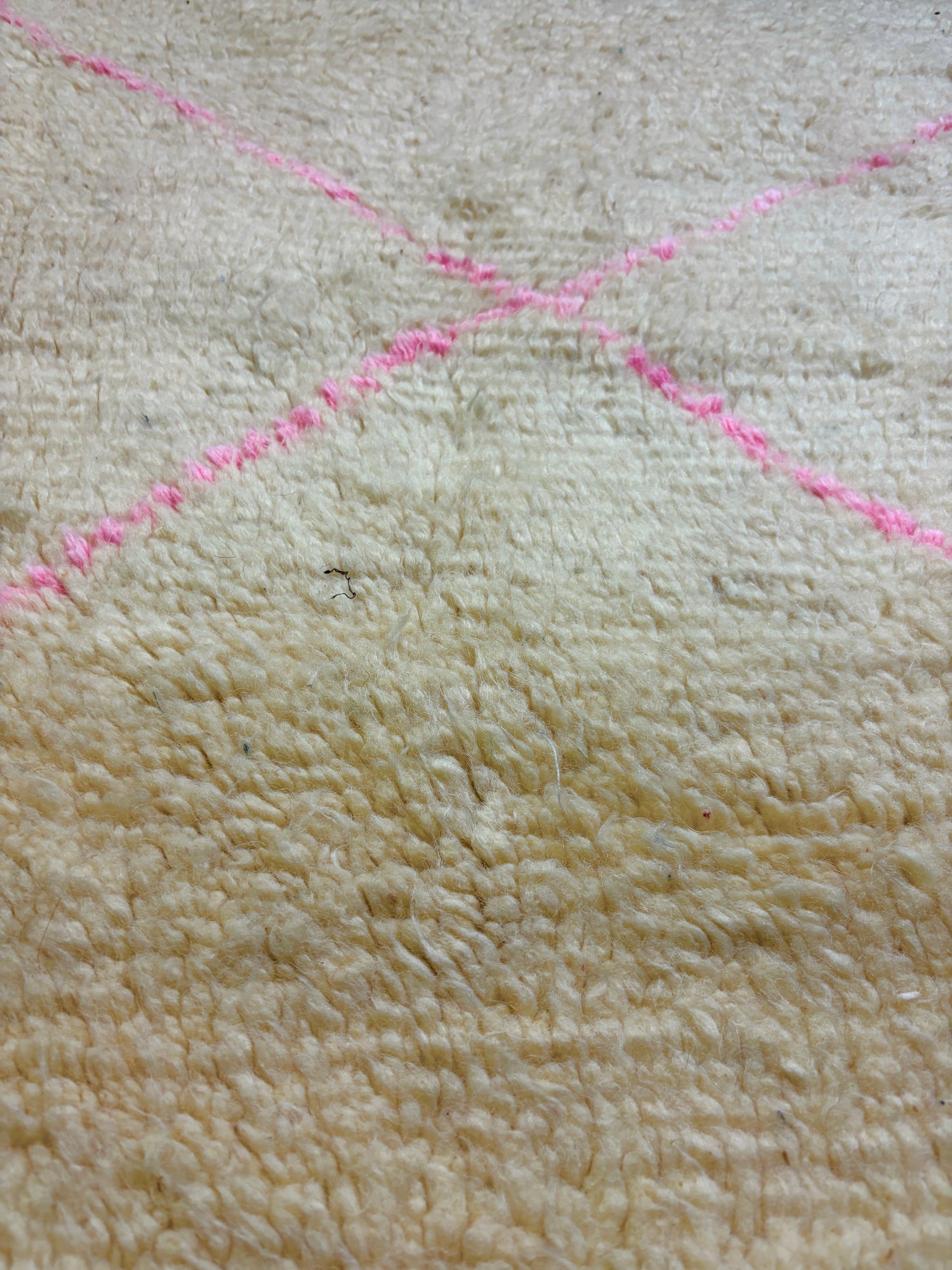 Beni Ourain Moroccan Runner in Ivory Wool with Pink Diamond Lattice