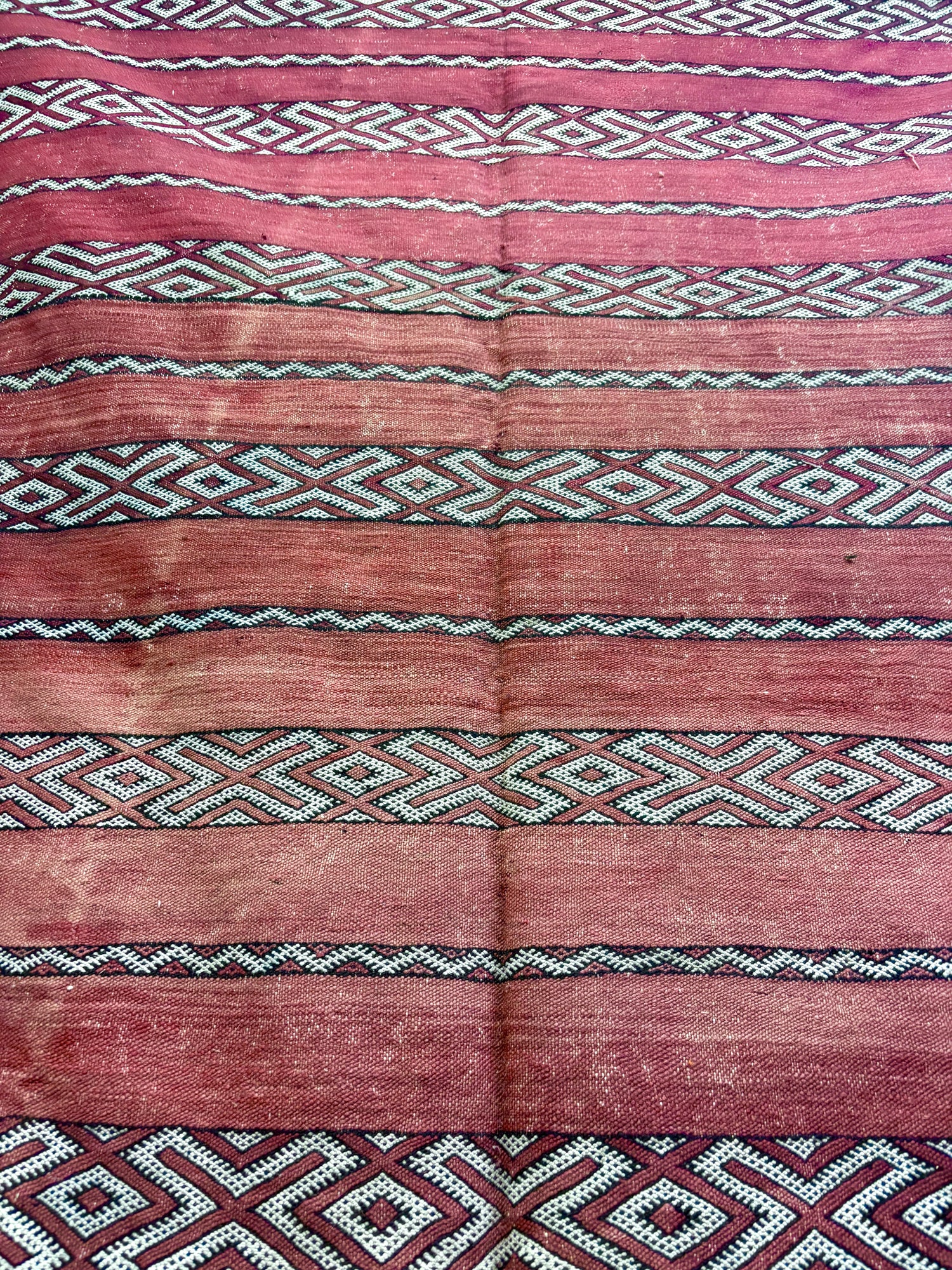 Vintage Zemmour Moroccan Kilim with Red Stripes