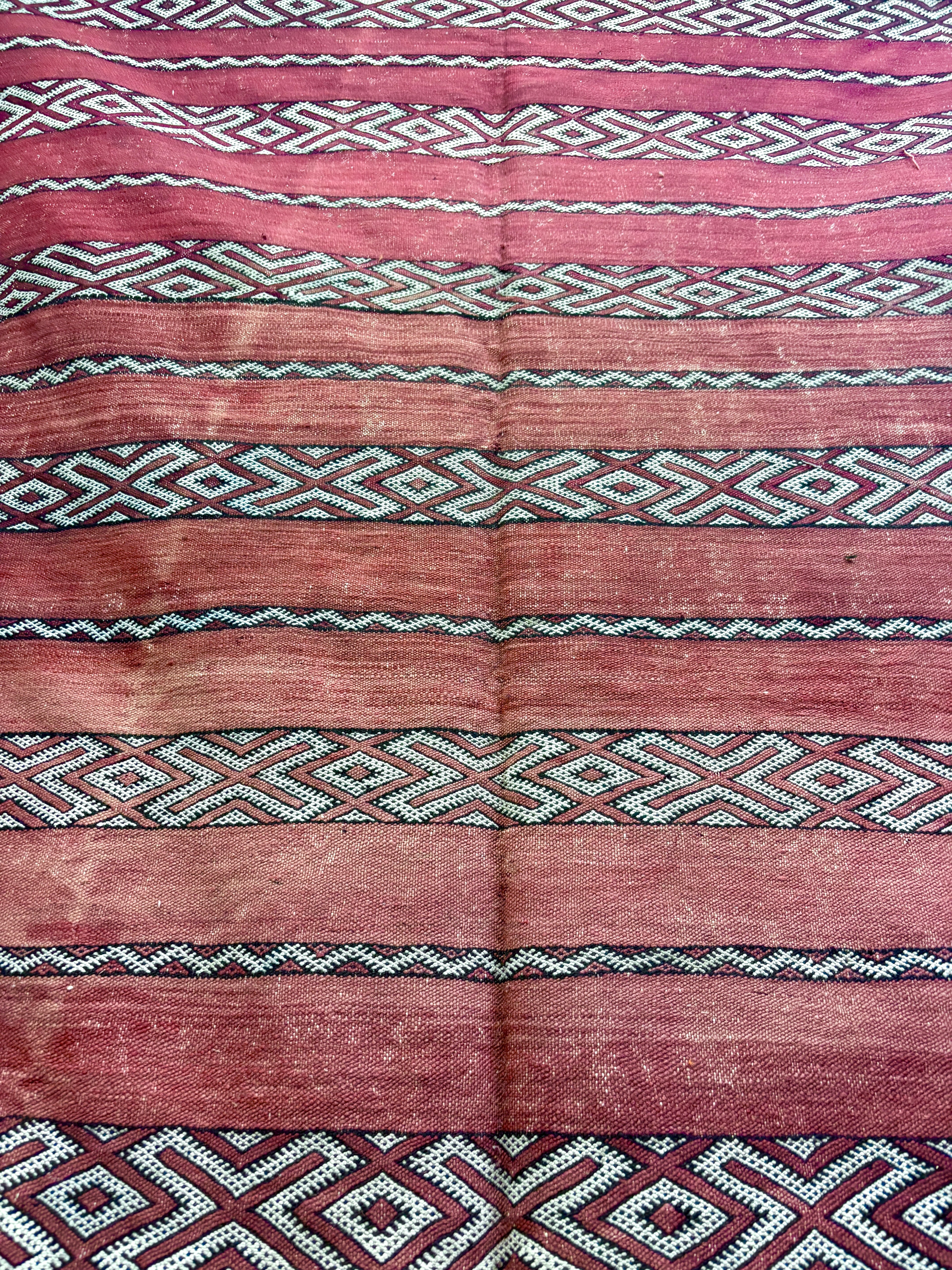 Vintage Zemmour Moroccan Kilim with Red Stripes