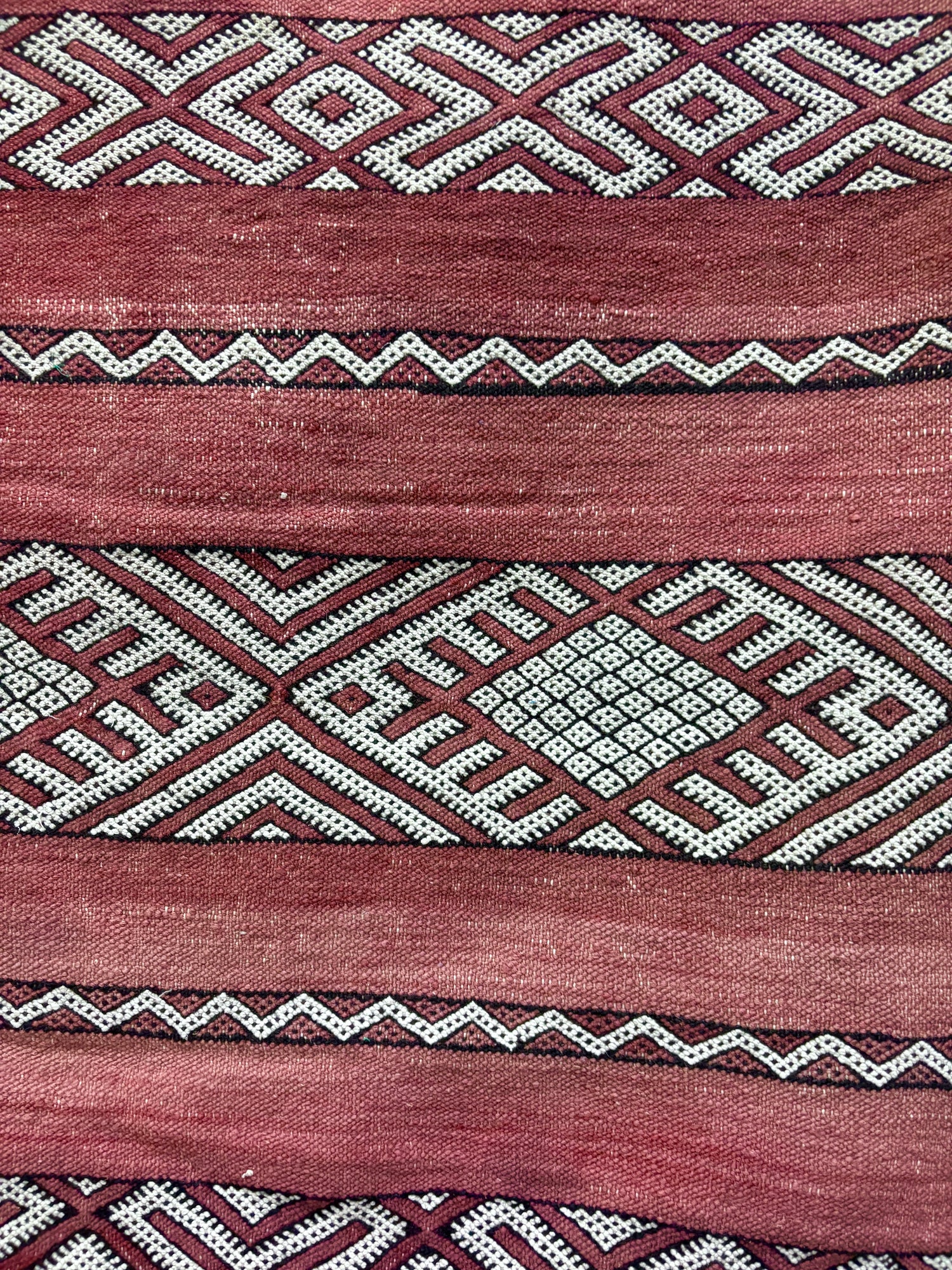 Vintage Zemmour Moroccan Kilim with Red Stripes