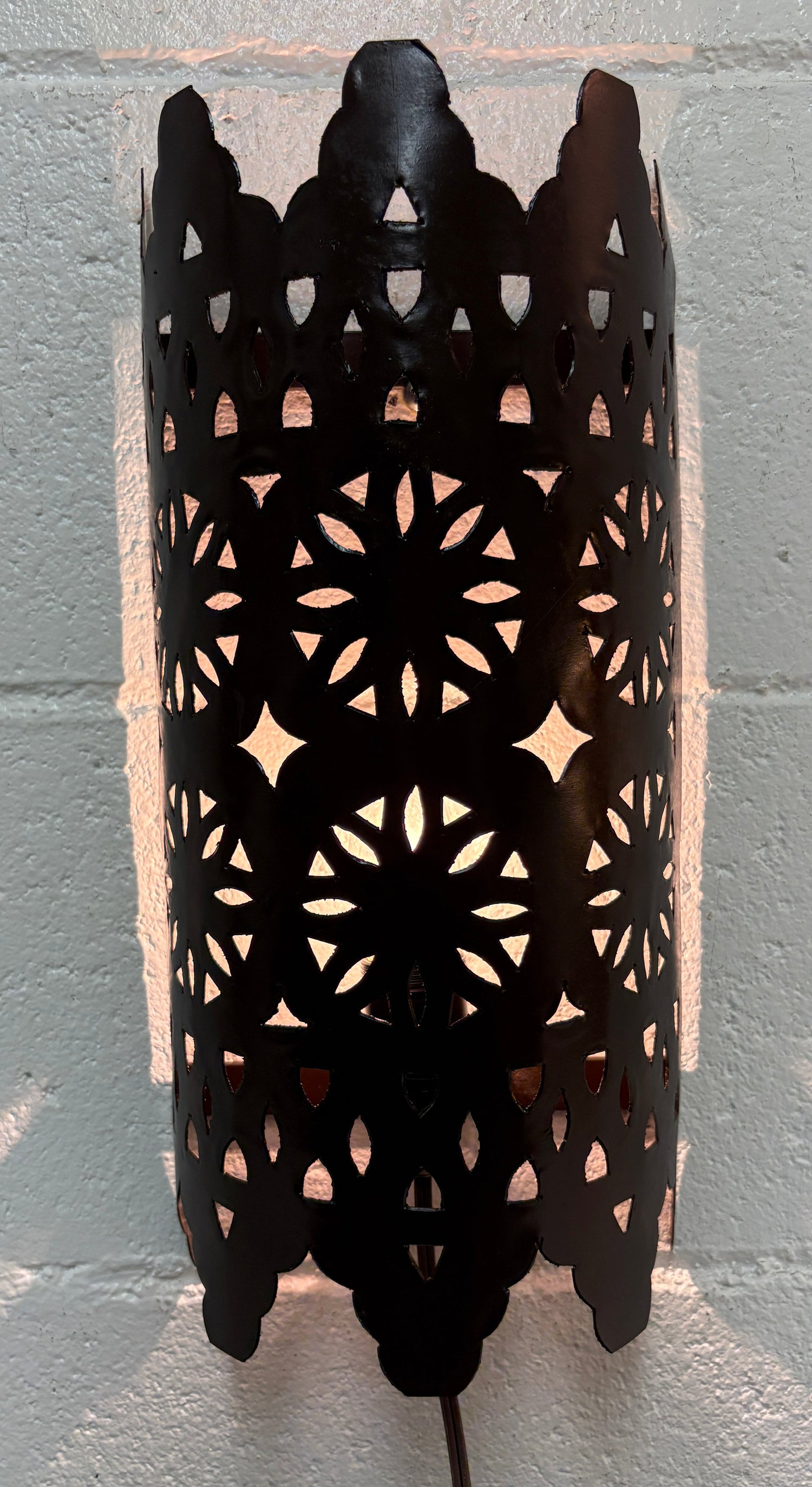Curved Artisanal Wrought Iron Sconce