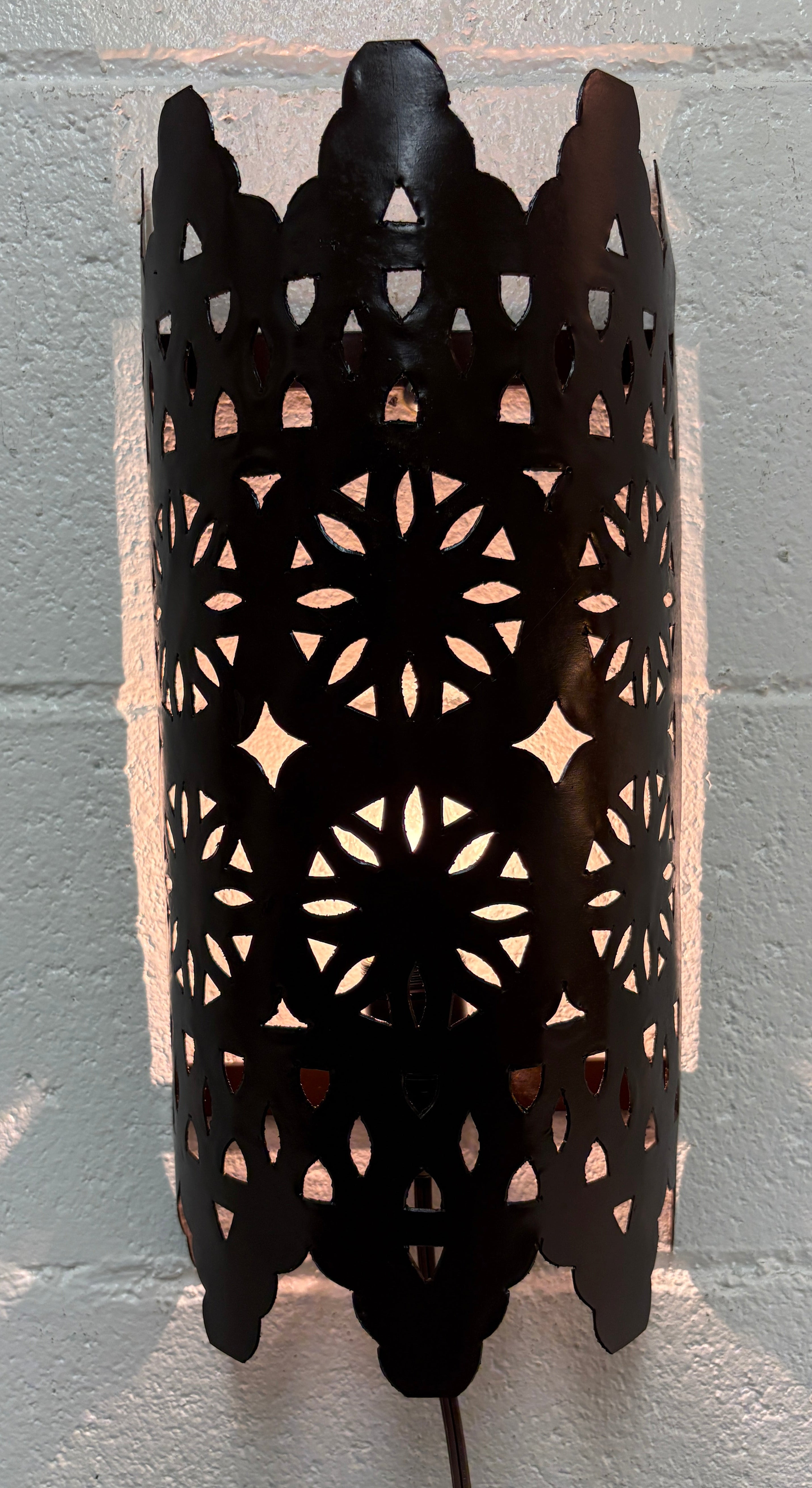 Curved Artisanal Wrought Iron Sconce