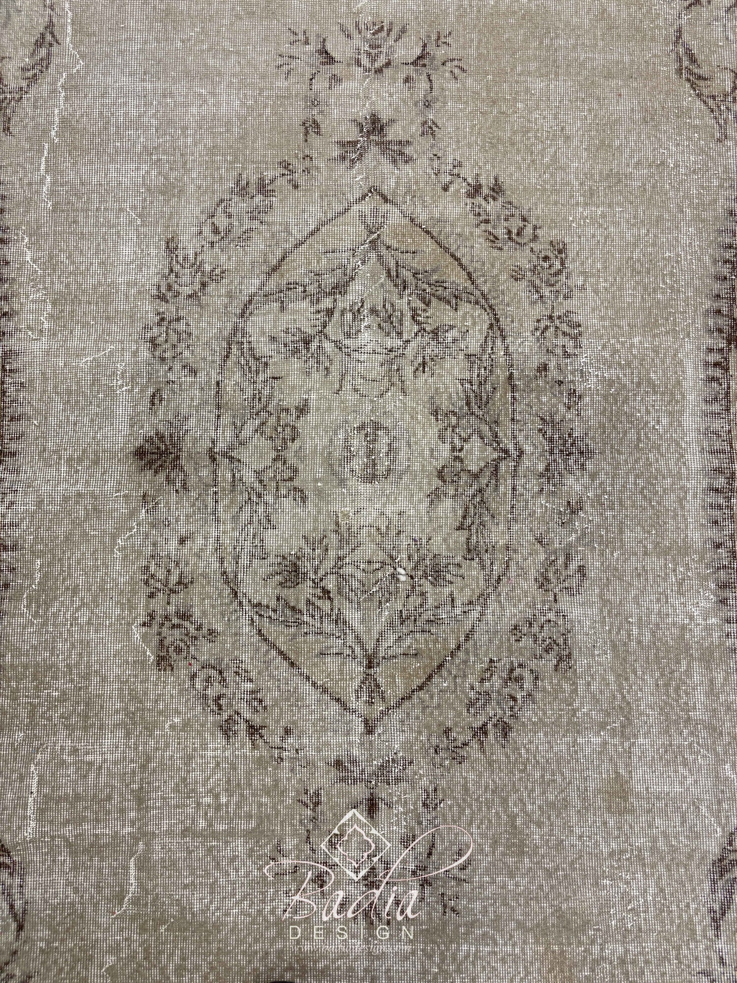Vintage Gray Rug with Geometric Designs