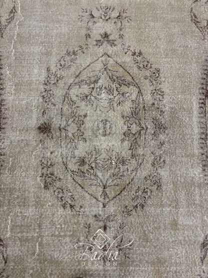 Vintage Gray Rug with Geometric Designs