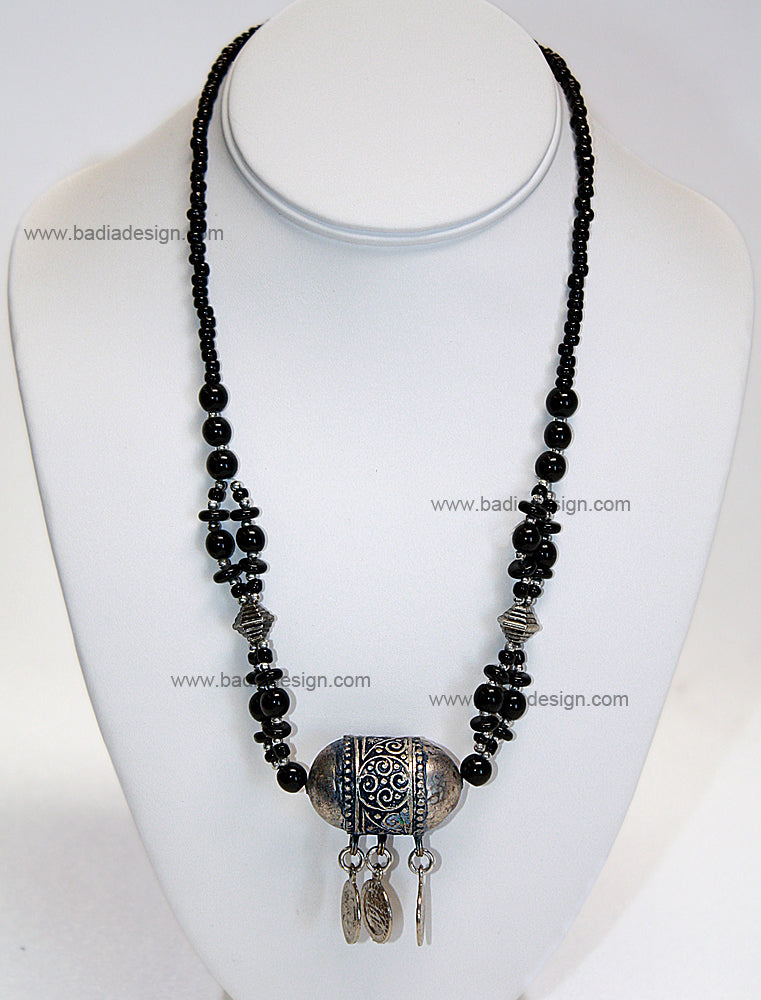 Moroccan Black Gemstone Necklace - J019