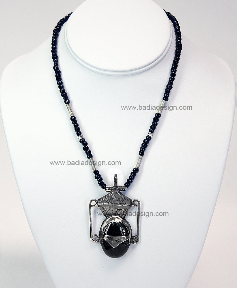 Moroccan Black Pendant Necklace with Silver Metal Design - J048