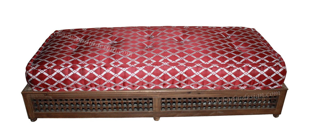 Moucharabieh Cedar Wood Daybed with Cushion