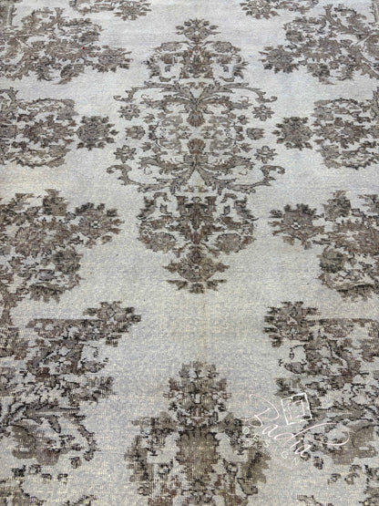 Neutral Vintage Rug with Ornate Floral Designs